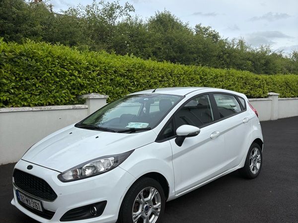 Ford Fiesta Hatchback, Petrol, 2016, White