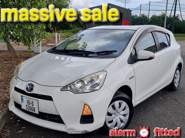 Toyota Aqua Hatchback, Petrol Hybrid, 2015, White