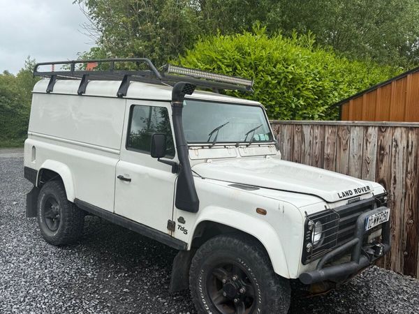 Land Rover Defender SUV, Diesel, 2002, White