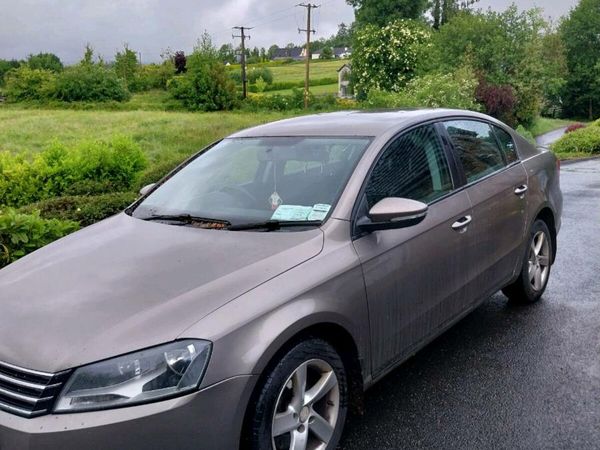 Volkswagen Passat Saloon, Diesel, 2011, Bronze
