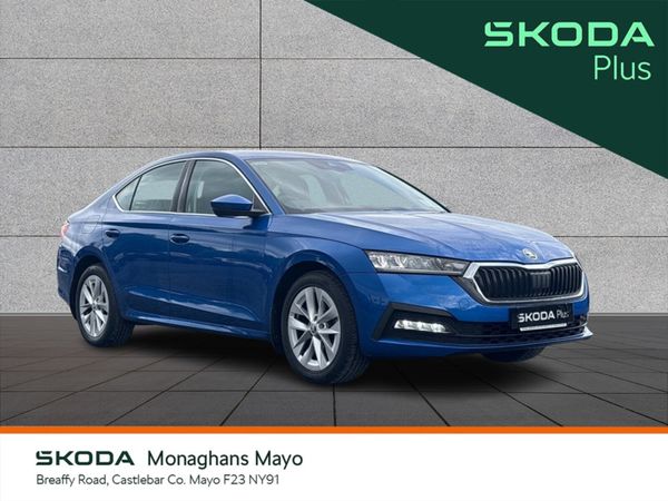 Skoda Octavia Hatchback, Petrol, 2022, Blue