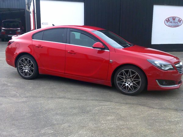 Vauxhall Insignia Hatchback, Diesel, 2014, Red