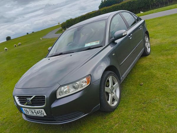 Volvo S40 Saloon, Diesel, 2009, Grey