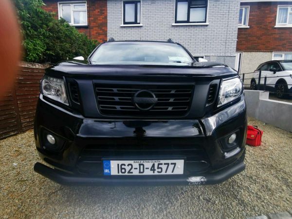 Nissan Navara Crew Cab, Diesel, 2016, Black