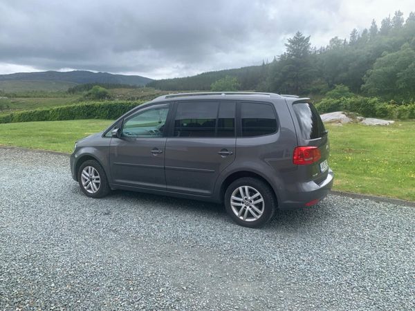 Volkswagen Touran MPV, Diesel, 2014, Grey