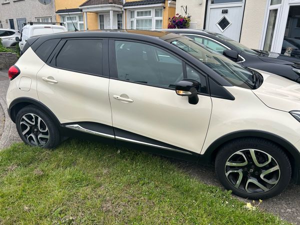 Renault Captur Hatchback, Diesel, 2014, Yellow