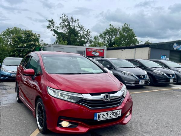 Honda Shuttle MPV, Petrol Hybrid, 2016, Red