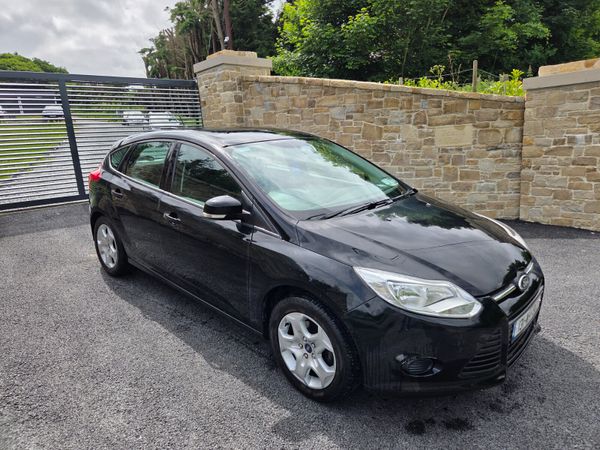 Ford Focus Hatchback, Petrol, 2013, Black