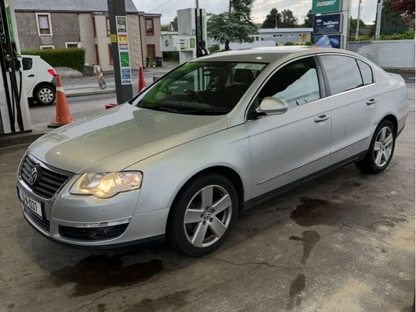 Volkswagen Passat Saloon, Diesel, 2010, Silver