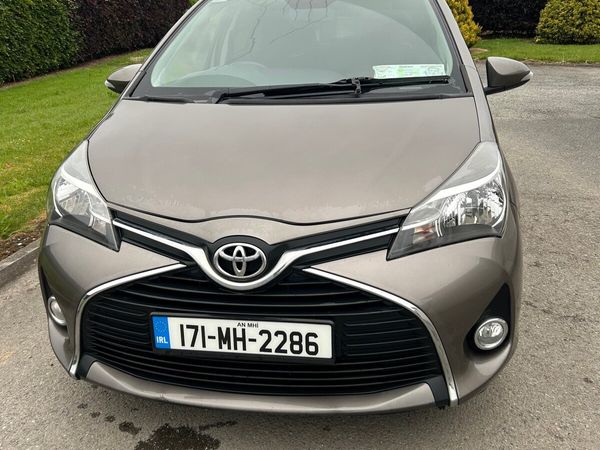 Toyota Yaris Hatchback, Diesel, 2017, Grey