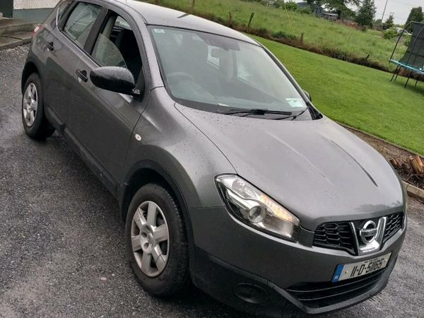 Nissan Qashqai Hatchback, Diesel, 2011, Grey