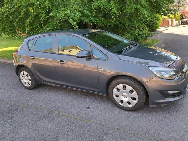 Opel Astra Hatchback, Diesel, 2014, Grey