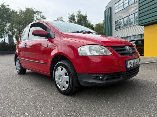 Volkswagen Fox Hatchback, Petrol, 2009, Red