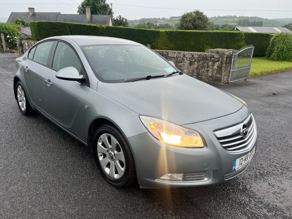 Opel Insignia Estate, Petrol, 2012, Silver