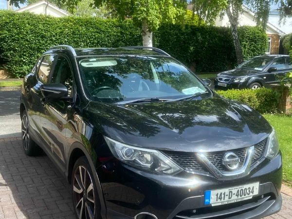 Nissan Qashqai Hatchback, Diesel, 2014, Black