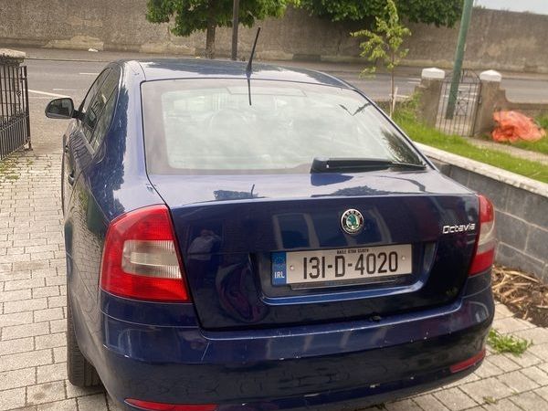 Skoda Octavia Saloon, Petrol, 2013, Blue