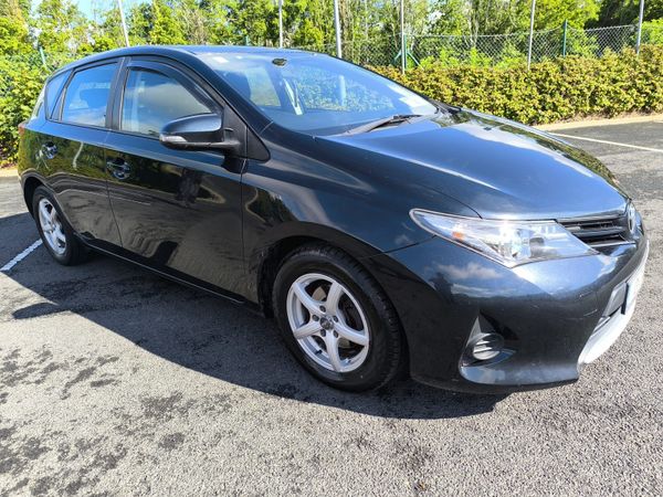 Toyota Auris Hatchback, Diesel, 2013, Black