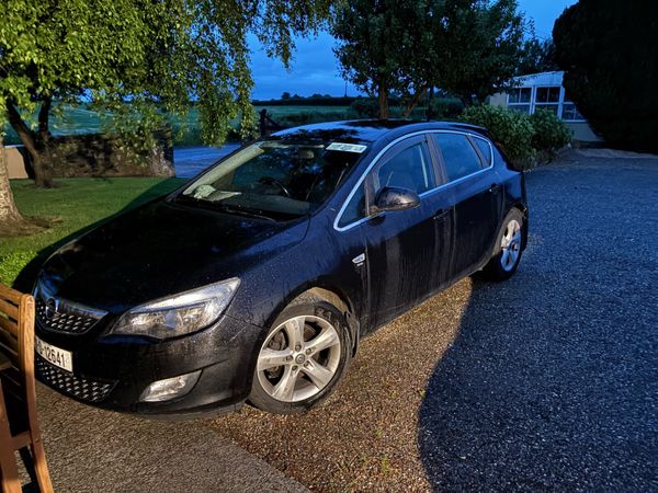 Opel Astra Hatchback, Diesel, 2011, Black