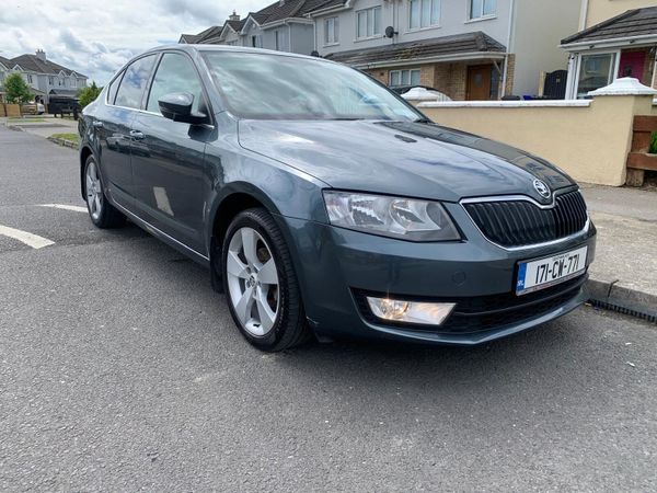 Skoda Octavia Saloon, Diesel, 2017, Grey