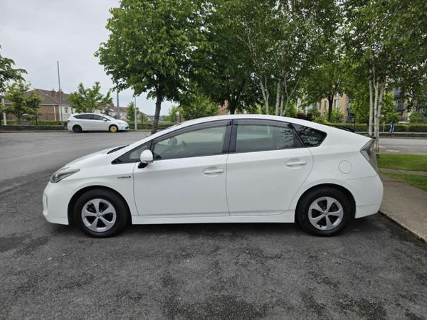 Toyota Prius Hatchback, Petrol Hybrid, 2013, White