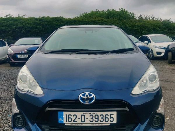 Toyota Aqua Hatchback, Petrol Hybrid, 2016, White