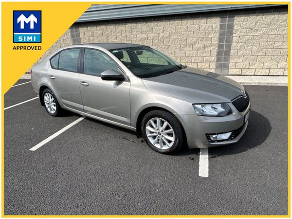 Skoda Octavia Hatchback, Diesel, 2014, Beige