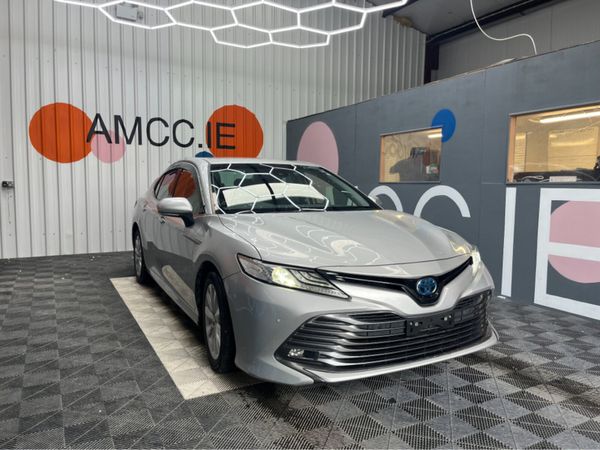 Toyota Camry Saloon, Petrol Hybrid, 2019, Silver