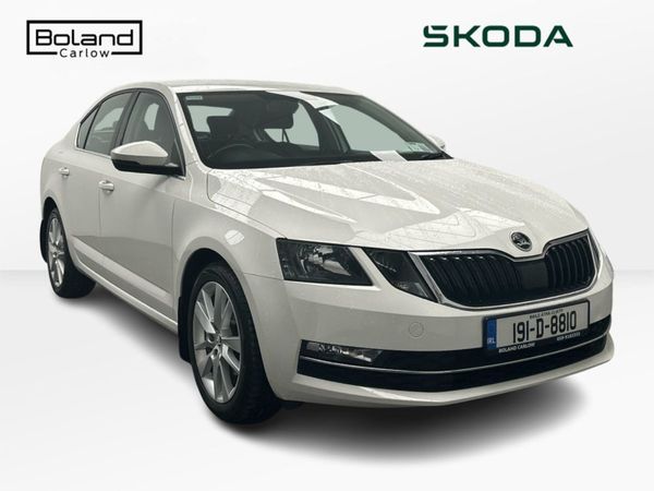 Skoda Octavia Saloon, Petrol, 2019, White