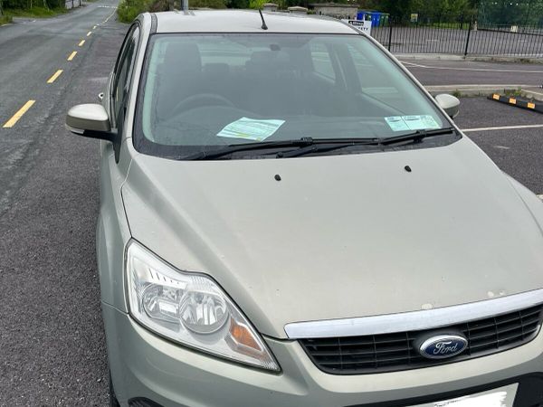 Ford Focus Saloon, Diesel, 2009, Gold