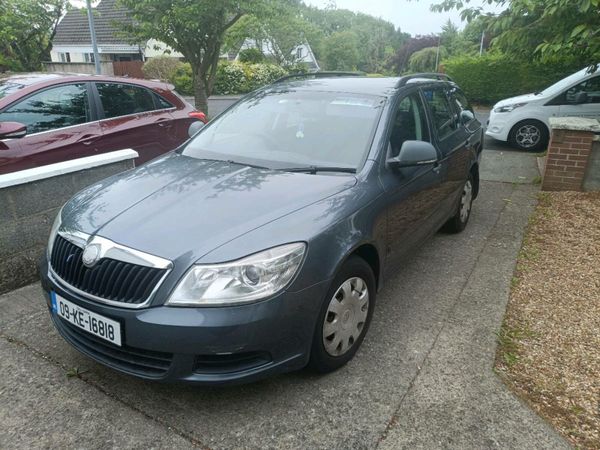 Skoda Octavia Estate, Diesel, 2009, Grey