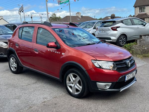Dacia Sandero Stepway Hatchback, Diesel, 2015, Red