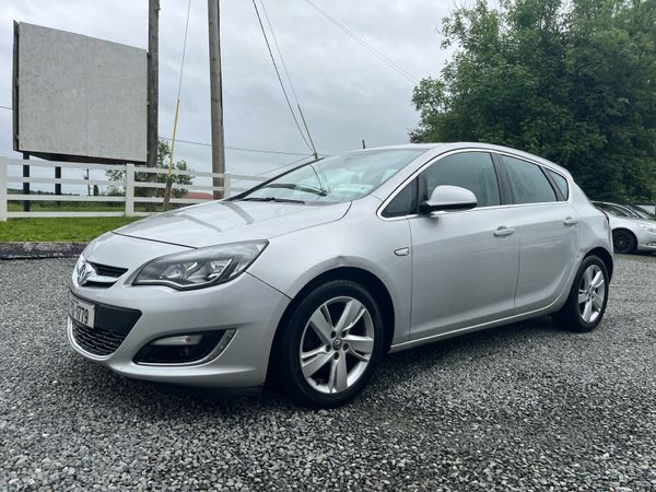Vauxhall Astra Hatchback, Diesel, 2012, Silver