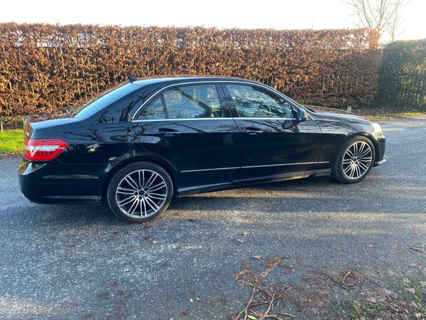 Mercedes-Benz E-Class Saloon, Diesel, 2010, Black