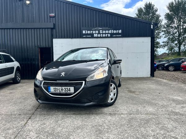 Peugeot 208 Hatchback, Diesel, 2013, Black