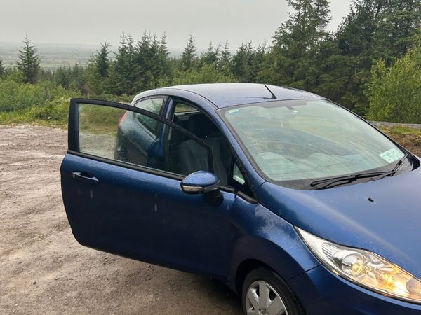 Ford Fiesta Hatchback, Petrol, 2009, Blue