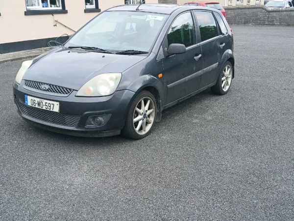 Ford Fiesta Hatchback, Petrol, 2006, Silver