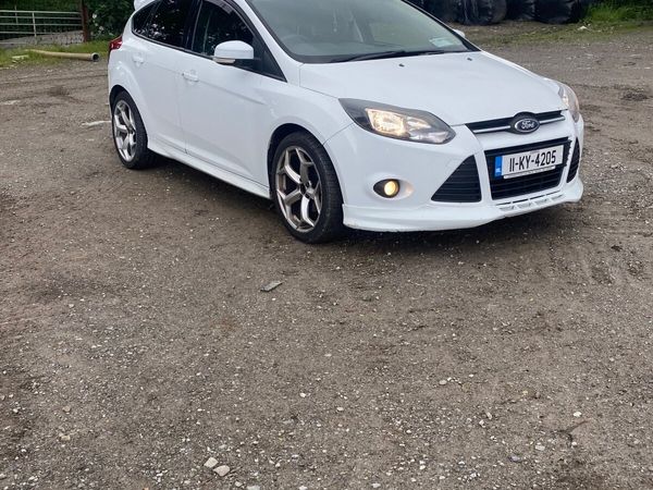 Ford Focus Hatchback, Diesel, 2011, White