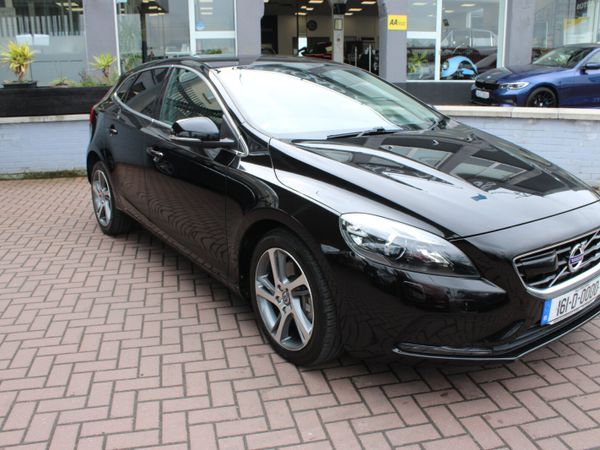 Volvo V40 Hatchback, Diesel, 2016, Black