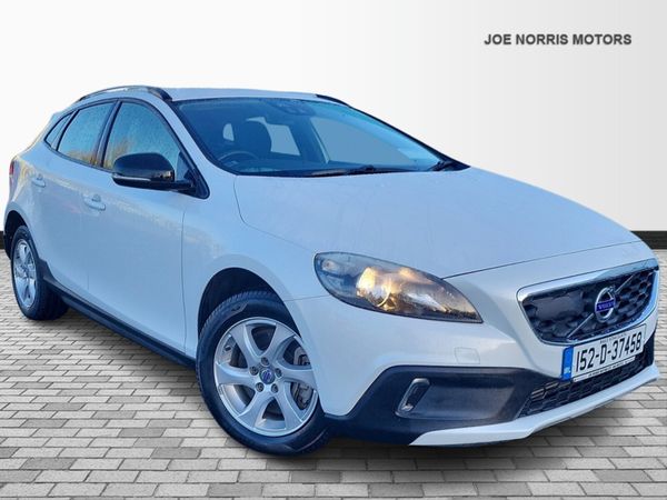 Volvo V40 Hatchback, Diesel, 2015, White