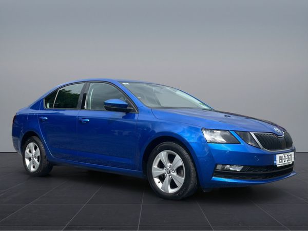 Skoda Octavia Hatchback, Diesel, 2019, Blue