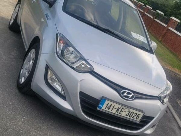 Hyundai i20 Hatchback, Petrol, 2014, Silver