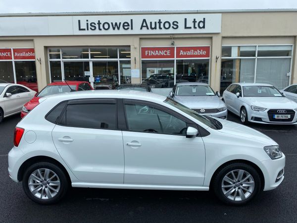 Volkswagen Polo Hatchback, Petrol, 2017, White
