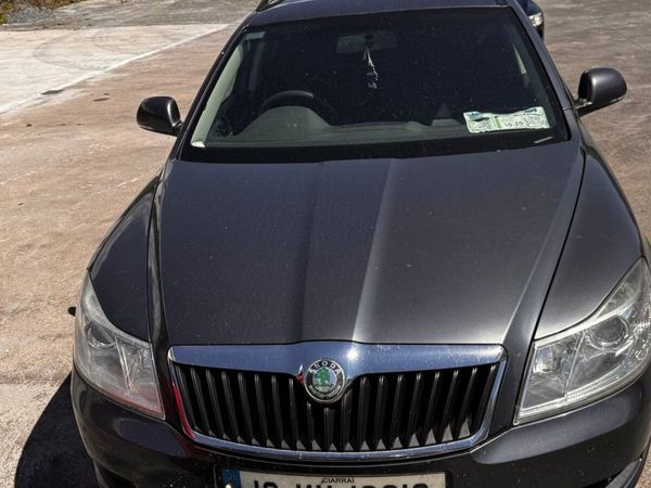 Skoda Octavia Estate, Diesel, 2010, Grey