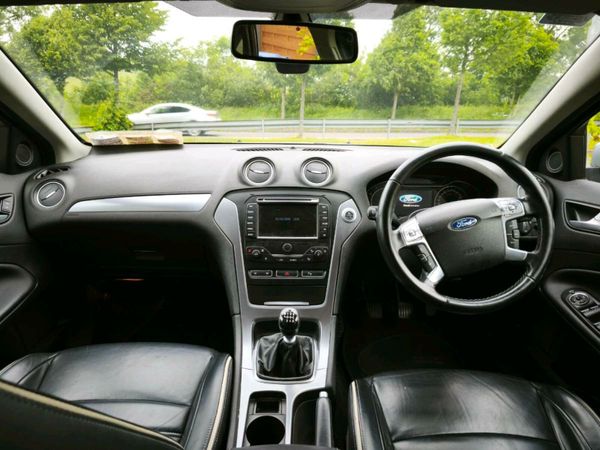 Ford Mondeo Hatchback, Diesel, 2014, Silver