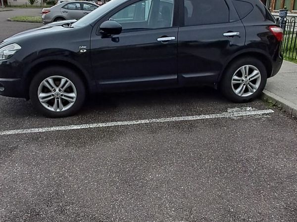 Nissan Qashqai Hatchback, Diesel, 2010, Black