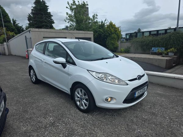 Ford Fiesta Hatchback, Petrol, 2011, White