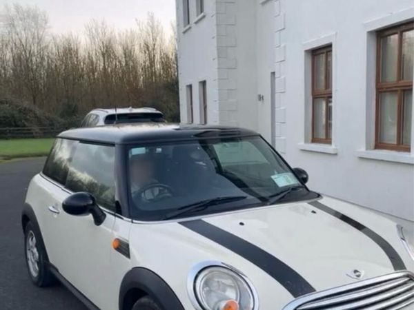 Mini Cooper Hatchback, Diesel, 2010, White