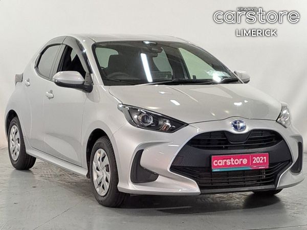 Toyota Yaris Hatchback, Petrol Hybrid, 2021, Silver