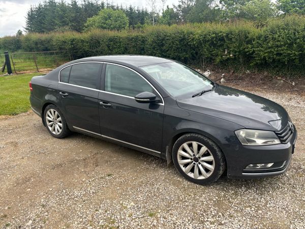 Volkswagen Passat Saloon, Diesel, 2012, Grey
