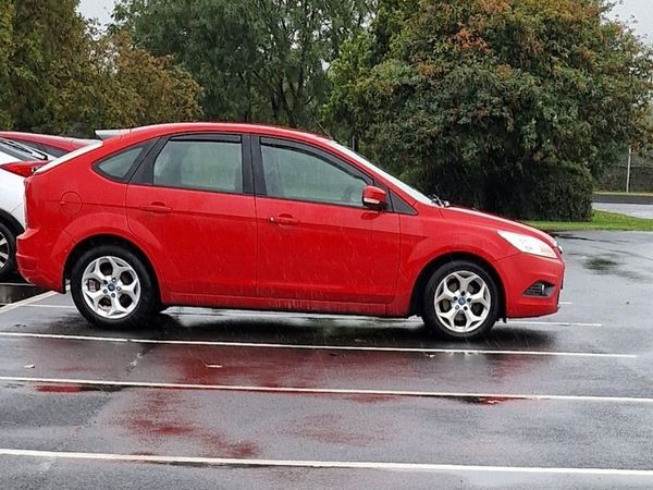 Ford Focus Hatchback, Diesel, 2010, Red